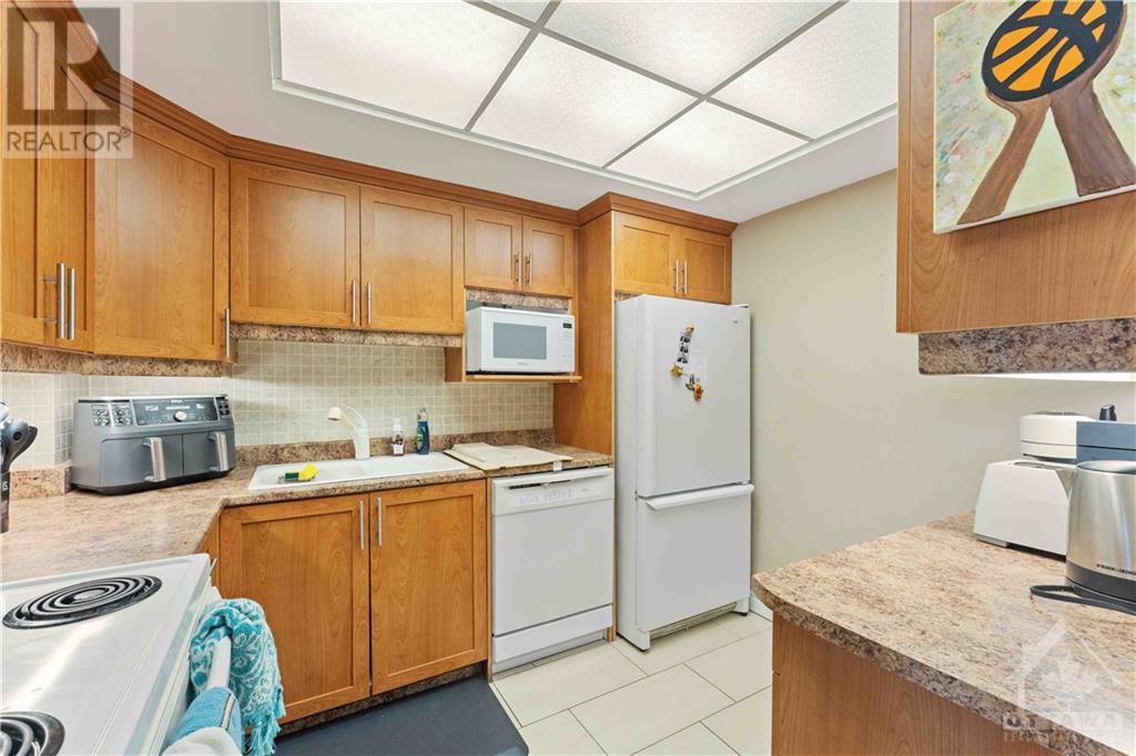 500 Laurier Avenue W Unit#505, Ottawa, Ontario  K1R 5E1 - Photo 12 - 1357437