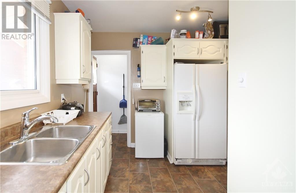 1344 Henry Farm Drive, Ottawa, Ontario  K2C 2E4 - Photo 10 - 1357512