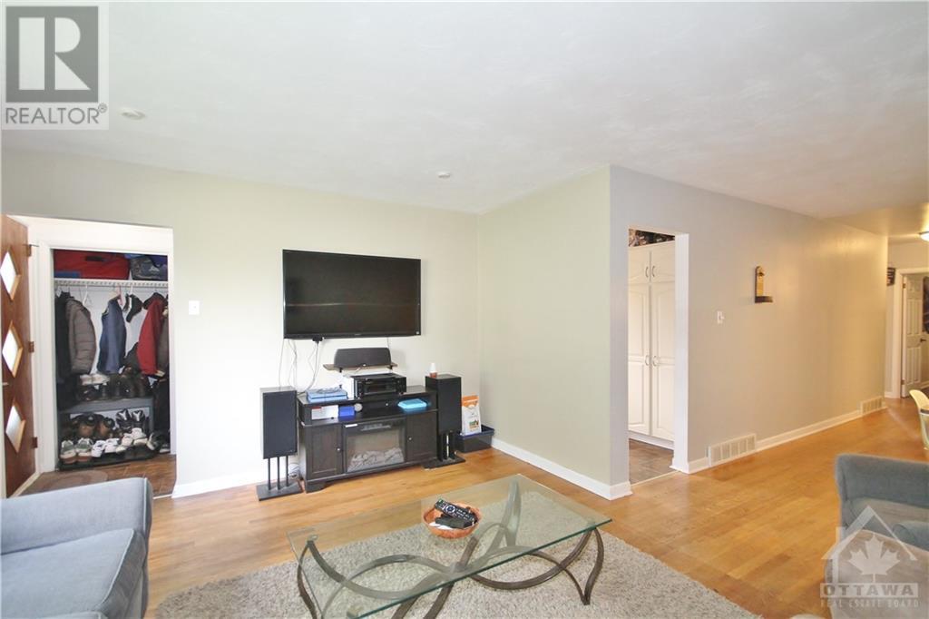 1344 Henry Farm Drive, Ottawa, Ontario  K2C 2E4 - Photo 2 - 1357512