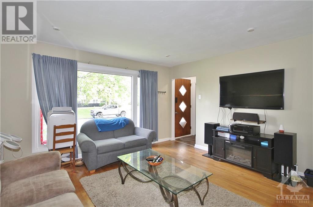 1344 Henry Farm Drive, Ottawa, Ontario  K2C 2E4 - Photo 4 - 1357512
