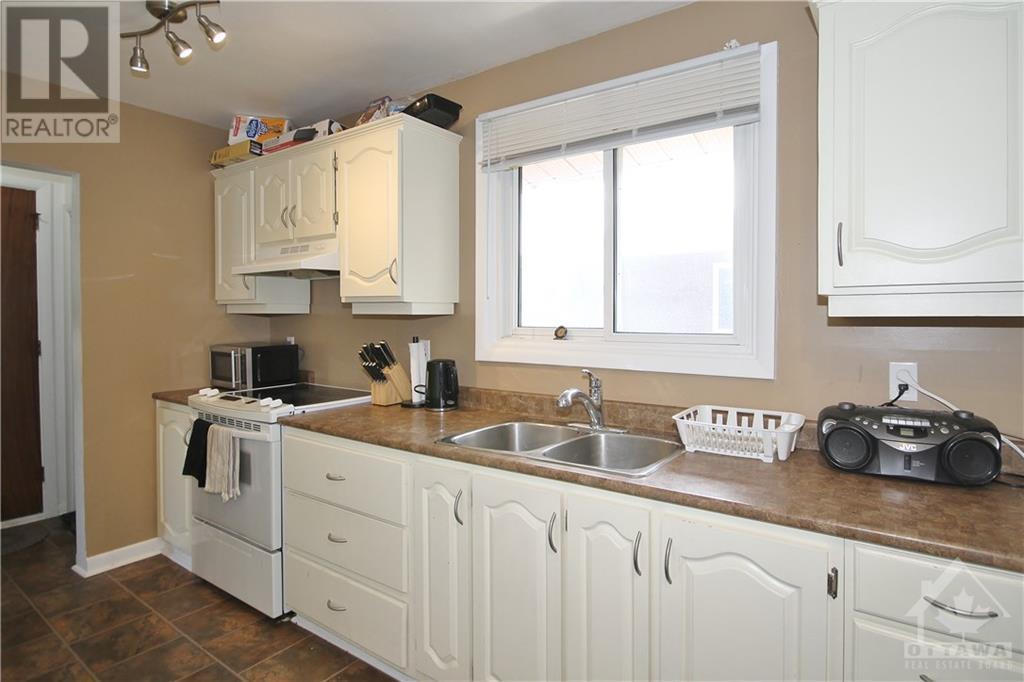 1344 Henry Farm Drive, Ottawa, Ontario  K2C 2E4 - Photo 7 - 1357512