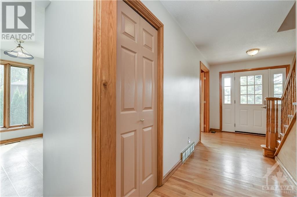 2770 Pierrette Drive, Cumberland, Ontario  K4C 1B6 - Photo 3 - 1357792