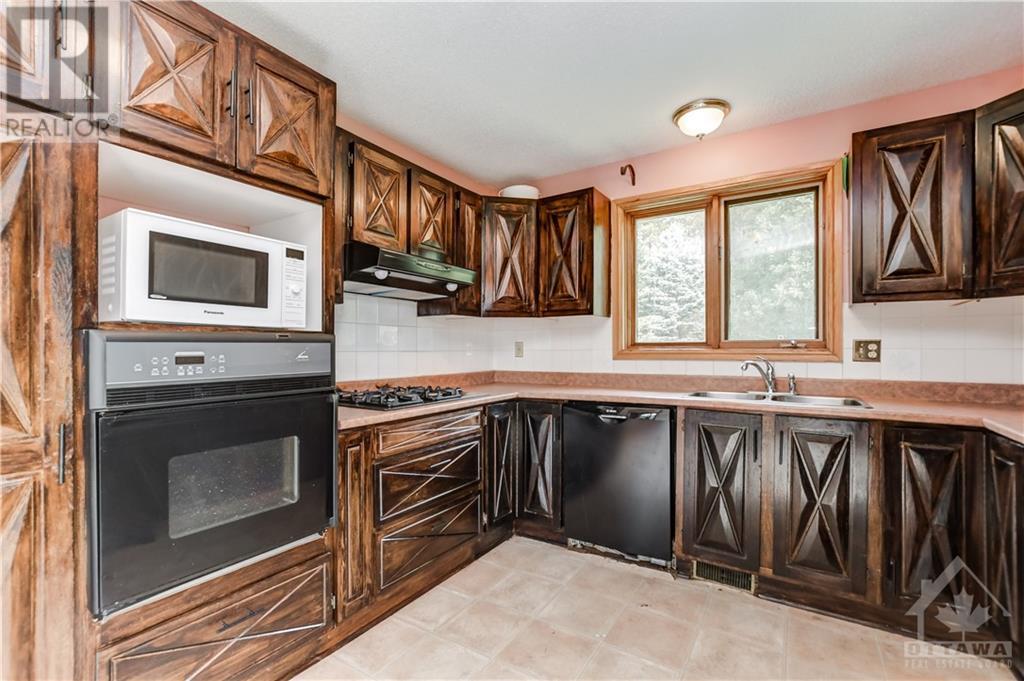 2770 Pierrette Drive, Cumberland, Ontario  K4C 1B6 - Photo 9 - 1357792