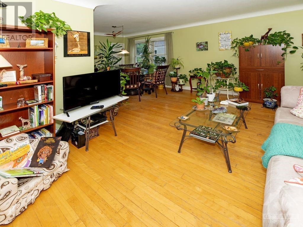 853 Blair Road, Gloucester, Ontario  K1J 7M8 - Photo 3 - 1357786