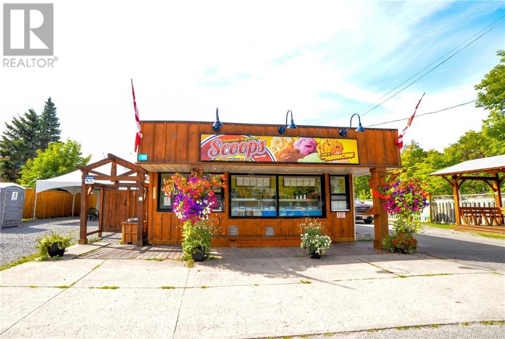 111 WABA ROAD, pakenham, Ontario