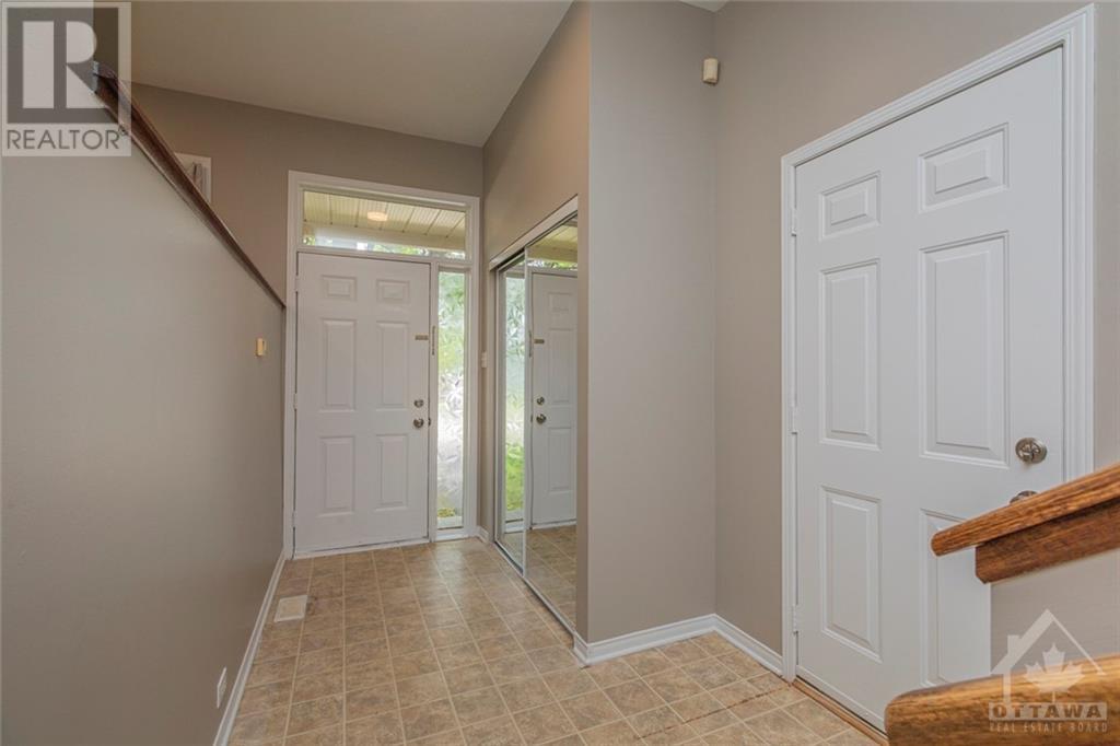5113 Lerner Way, Gloucester, Ontario  K1J 1B3 - Photo 4 - 1358315
