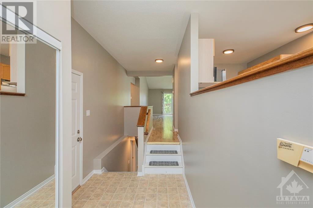 5113 Lerner Way, Gloucester, Ontario  K1J 1B3 - Photo 5 - 1358315