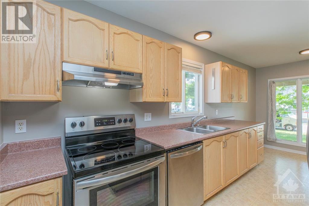 5113 Lerner Way, Gloucester, Ontario  K1J 1B3 - Photo 7 - 1358315