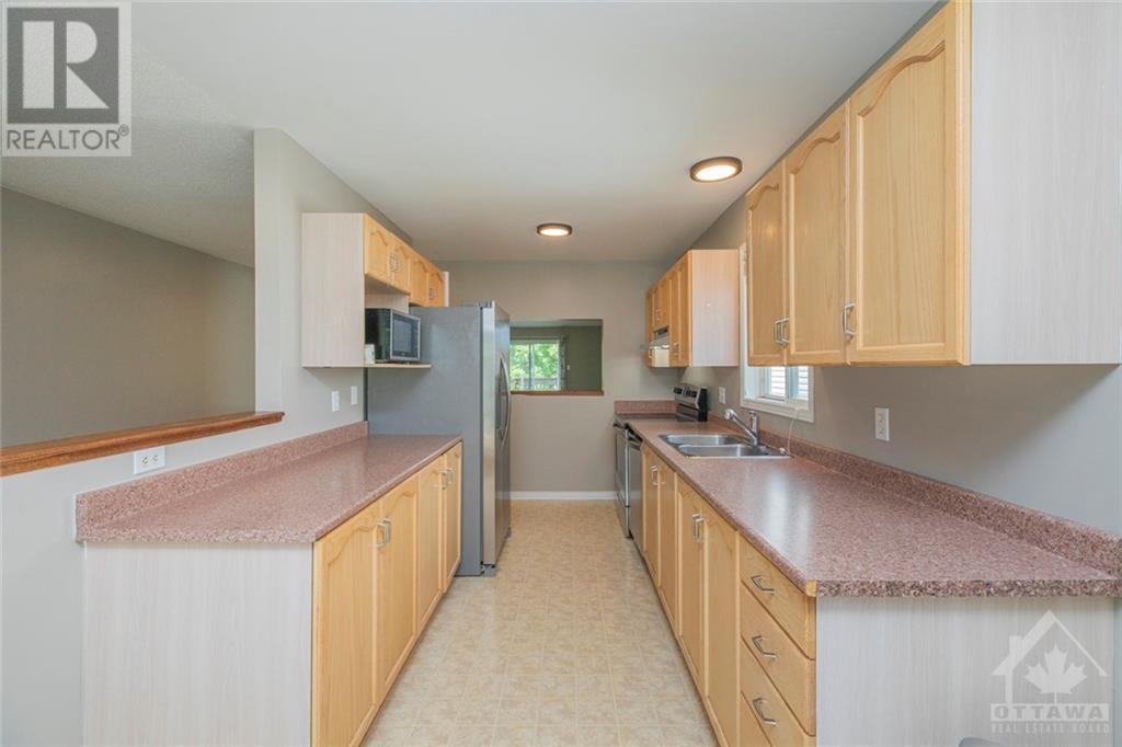 5113 Lerner Way, Gloucester, Ontario  K1J 1B3 - Photo 8 - 1358315