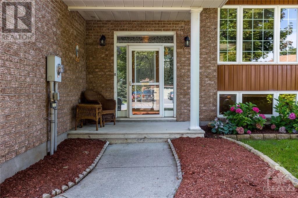 3384 Descotes Circle, Rockland, Ontario  K4K 1A8 - Photo 4 - 1358291