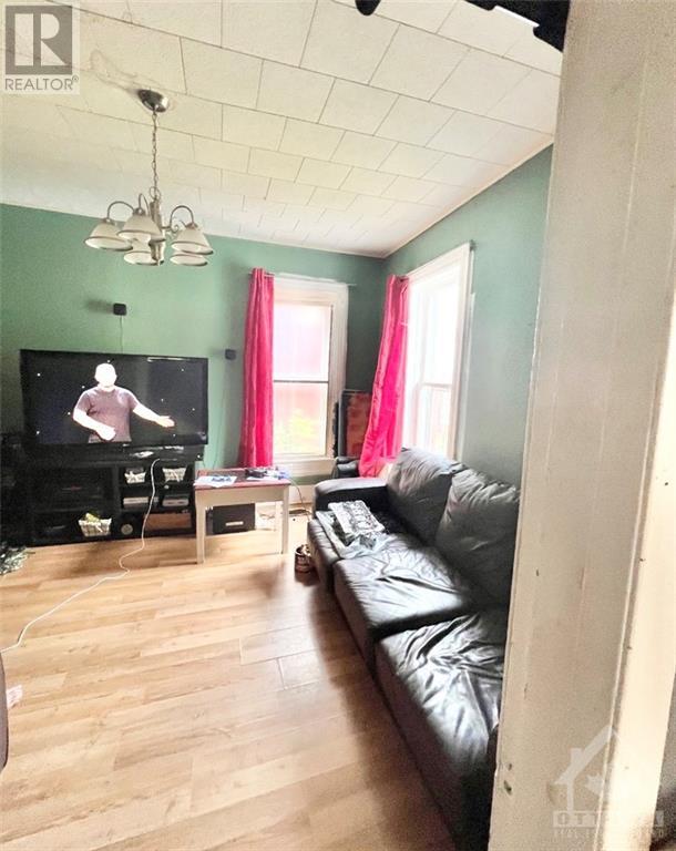 38 Russell Street E, Smiths Falls, Ontario  K7A 1G1 - Photo 7 - 1358610