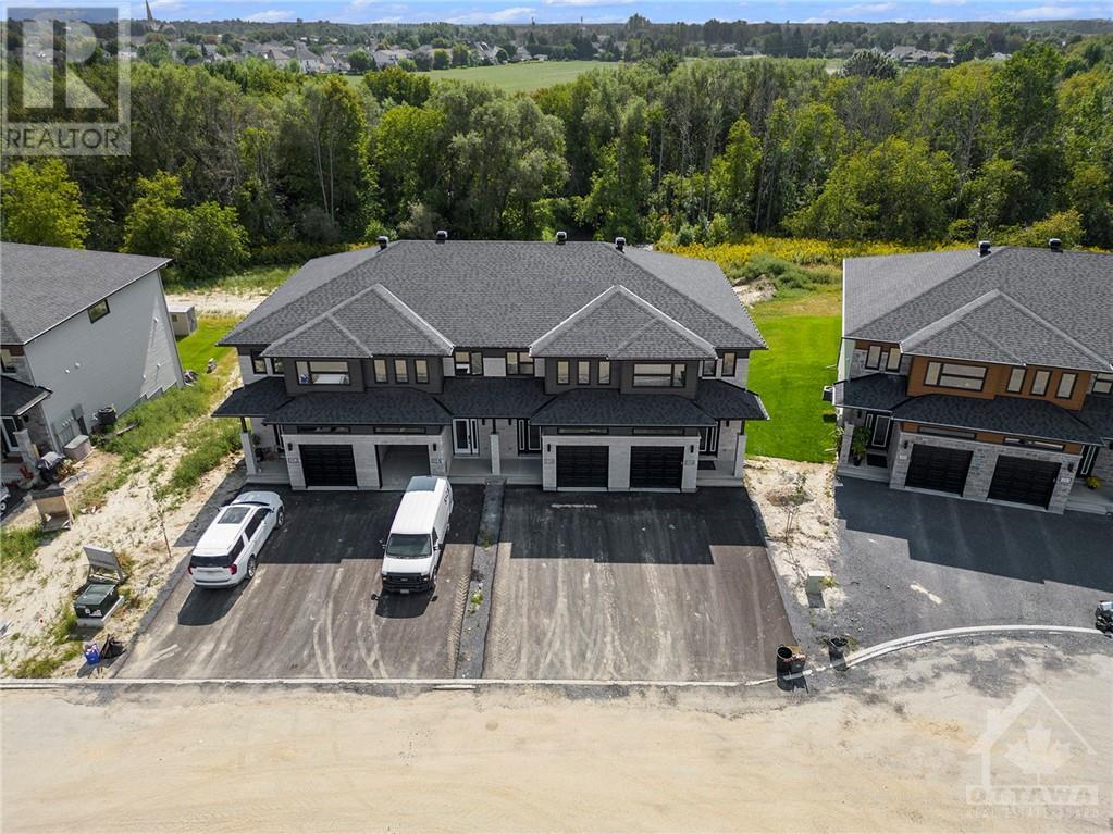 996 Cologne Street, Embrun, Ontario  K0A 1W0 - Photo 2 - 1358045