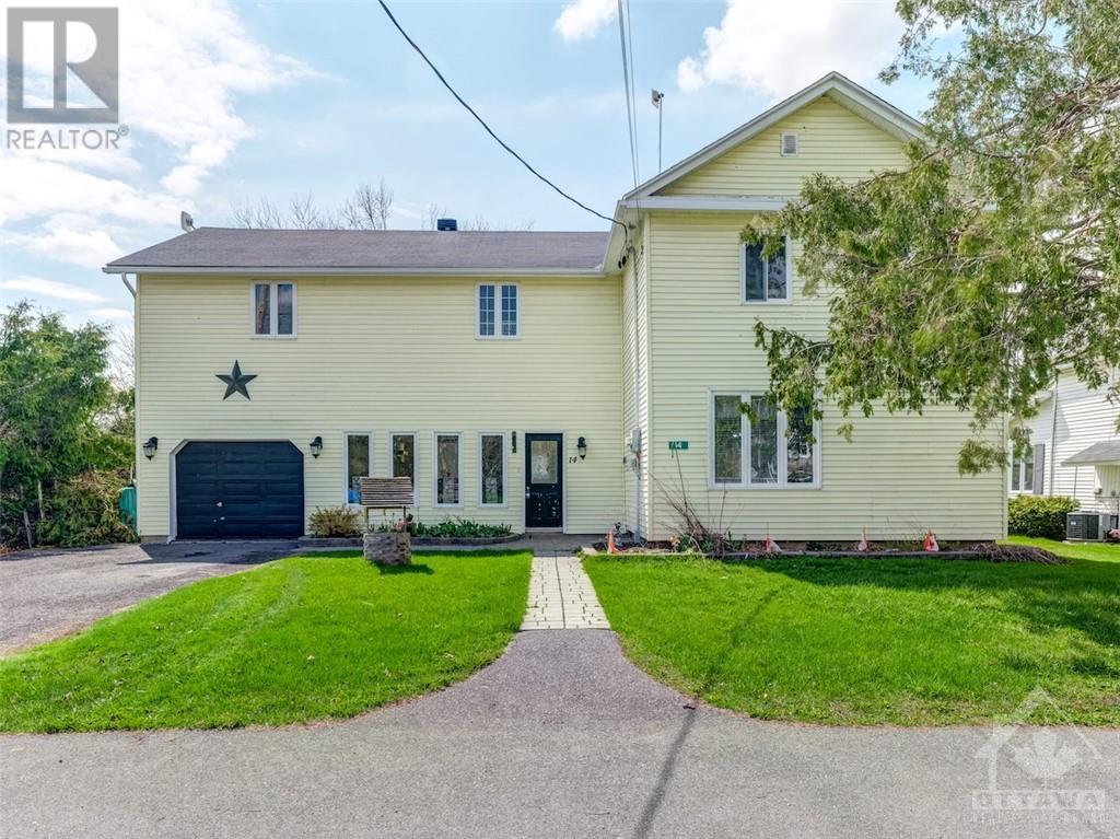 14 COCKBURN STREET, berwick, Ontario