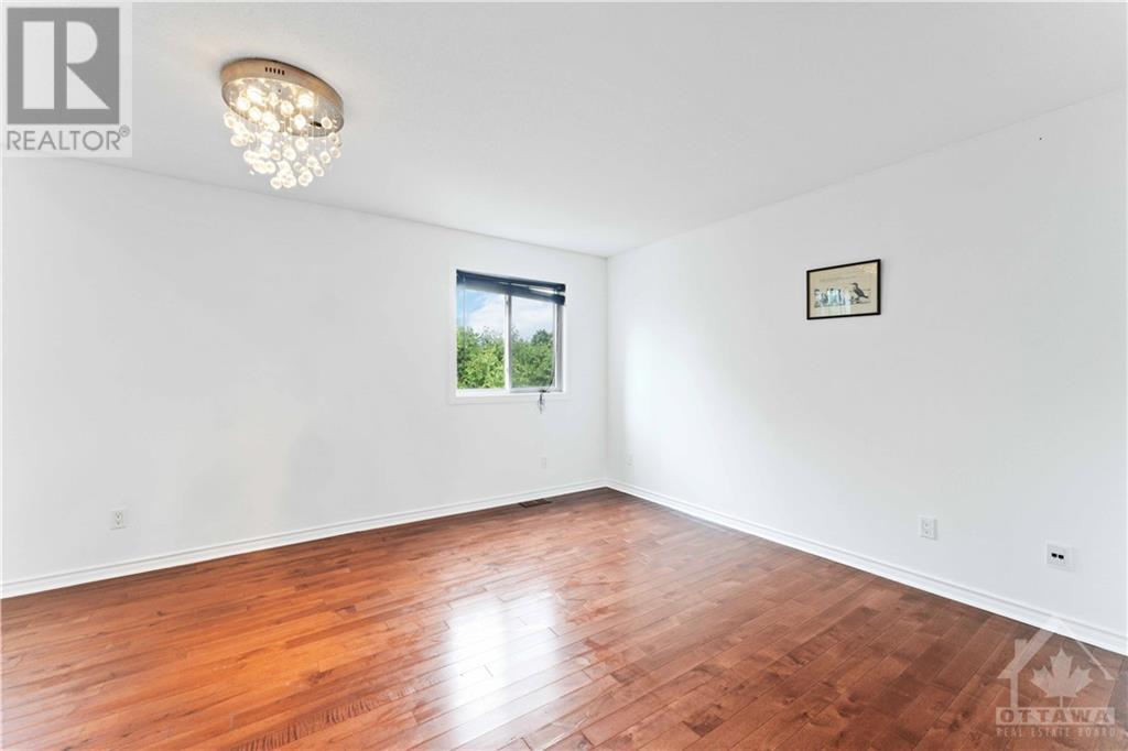 93 Castlegreen Private, Ottawa, Ontario  K1T 3N3 - Photo 4 - 1357479
