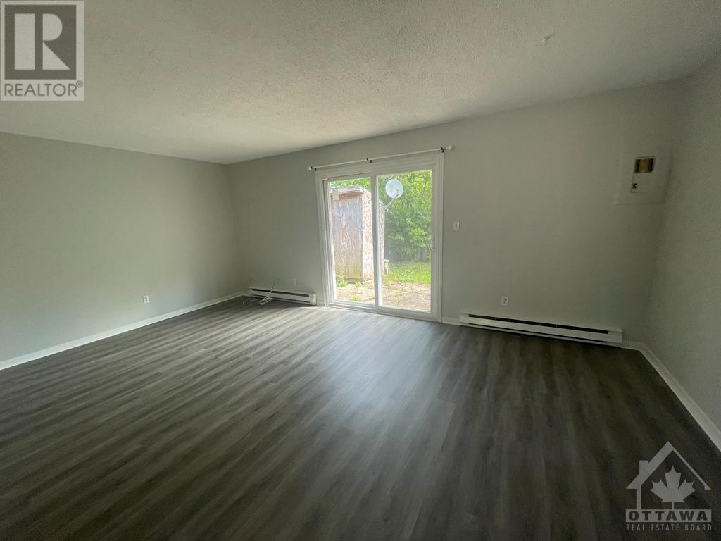 55/59 Mohns Avenue, Petawawa, Ontario  K8H 2H1 - Photo 14 - 1358791