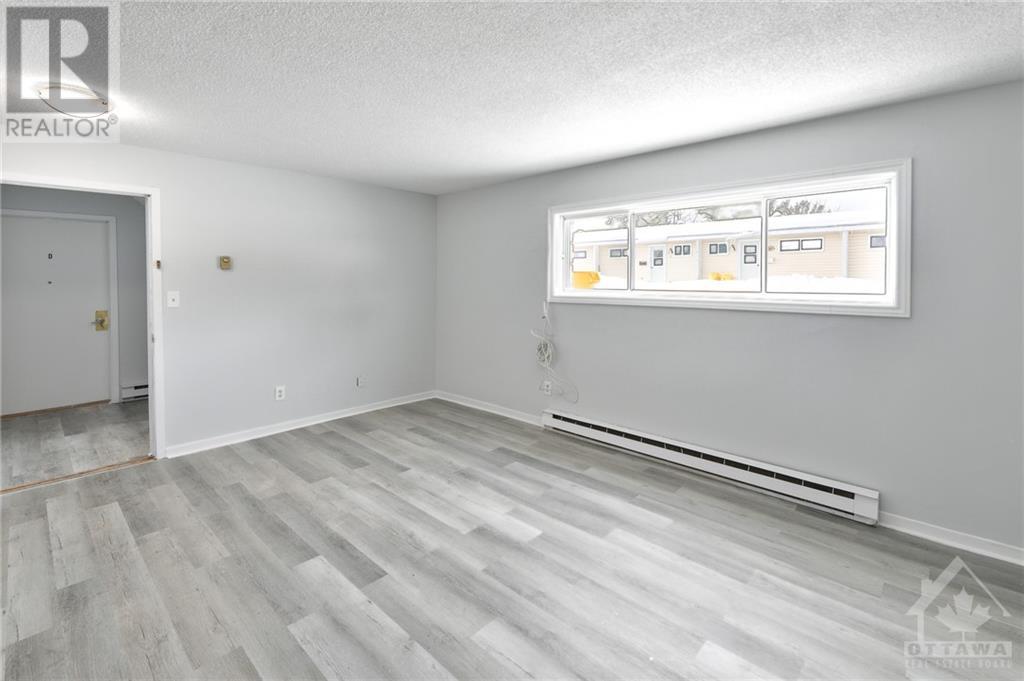 55/59 Mohns Avenue, Petawawa, Ontario  K8H 2H1 - Photo 2 - 1358791