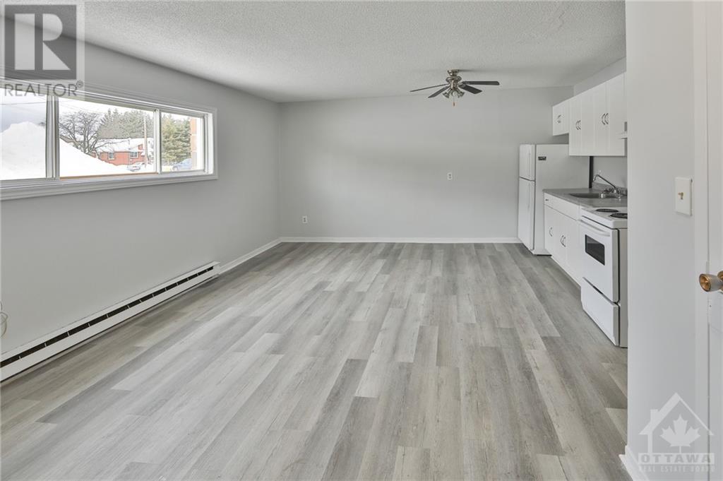 55/59 Mohns Avenue, Petawawa, Ontario  K8H 2H1 - Photo 5 - 1358791