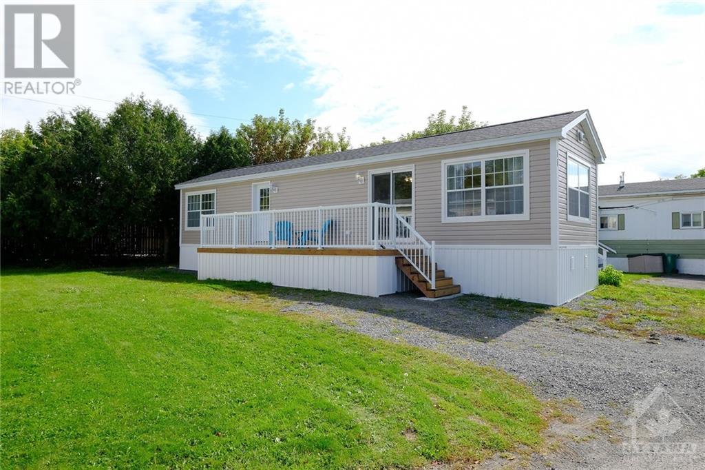 11 Bonner Street, Nepean, Ontario  K2H 7S9 - Photo 2 - 1358694