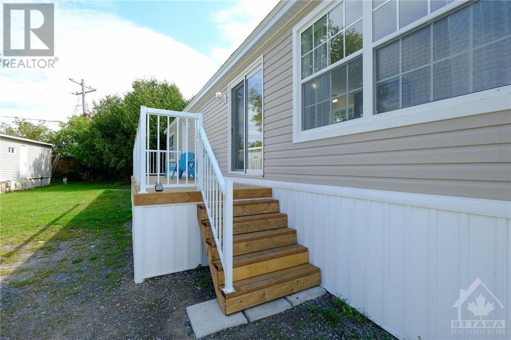 11 Bonner Street, Nepean, Ontario  K2H 7S9 - Photo 6 - 1358694