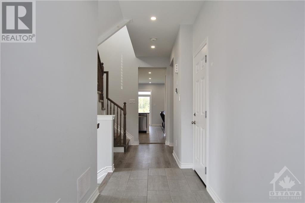 116 Unity Place, Ottawa, Ontario  K2S 2Y8 - Photo 2 - 1358736