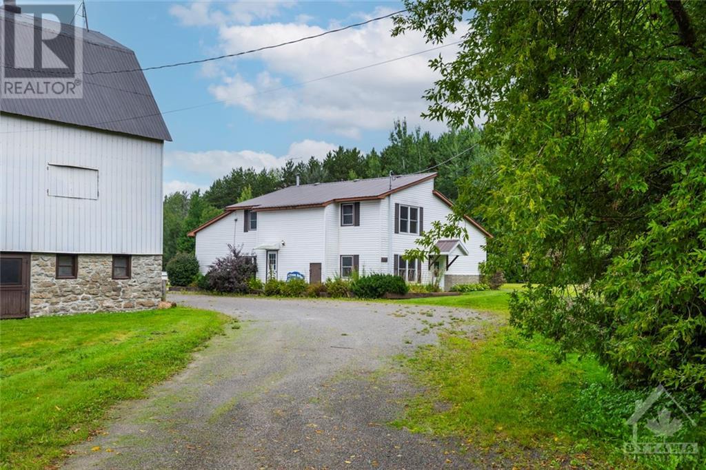 2833 DONNELLY DRIVE, ottawa, Ontario