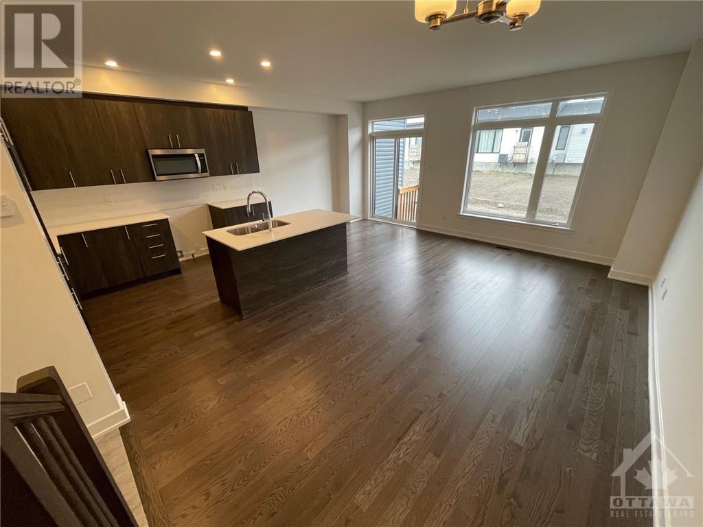 92 Nettle Crescent, Ottawa, Ontario  K1T 0W8 - Photo 4 - 1358923