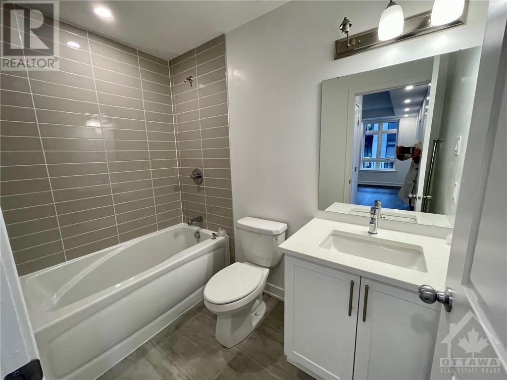 400j Rolling Meadow Crescent, Ottawa, Ontario  K1W 0S1 - Photo 9 - 1358920