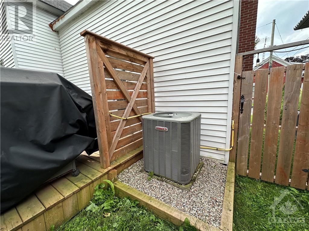 109 Waddell Street, Cardinal, Ontario  K0E 1E0 - Photo 28 - 1358946