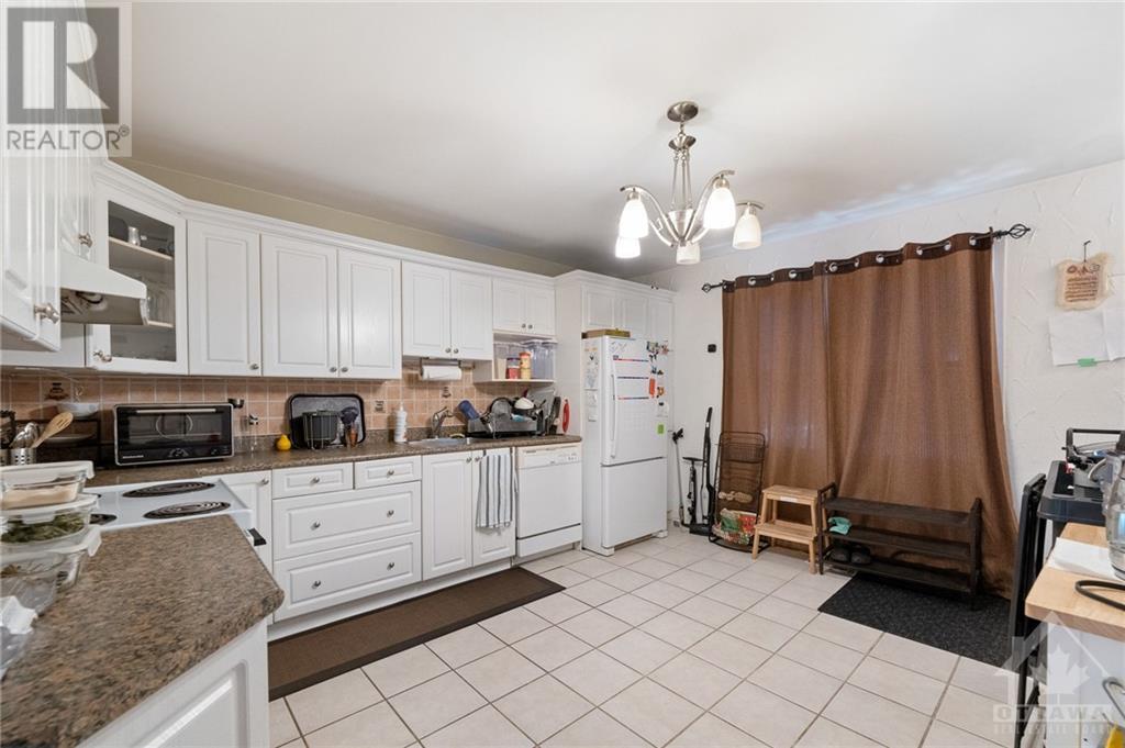 363 Larouche Street, Ottawa, Ontario  K1L 7L1 - Photo 9 - 1358601