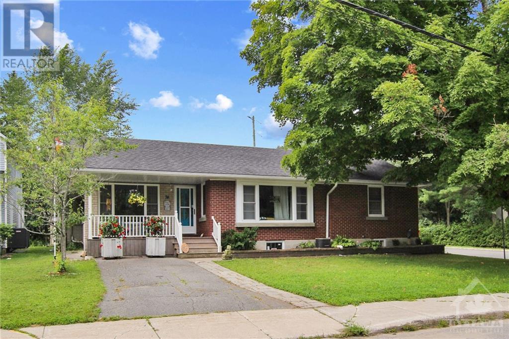 74 MALCOLM STREET, almonte, Ontario
