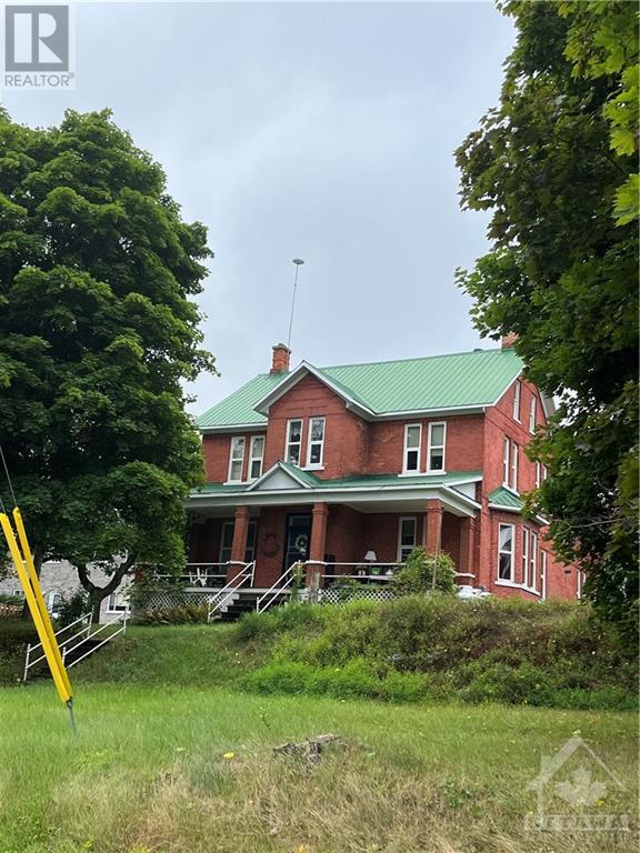 176 WELLINGTON STREET, eganville, Ontario