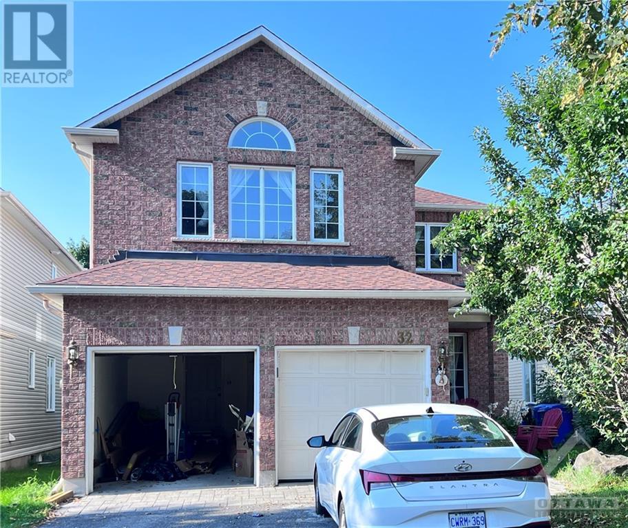 32 KENINS CRESCENT, kanata, Ontario