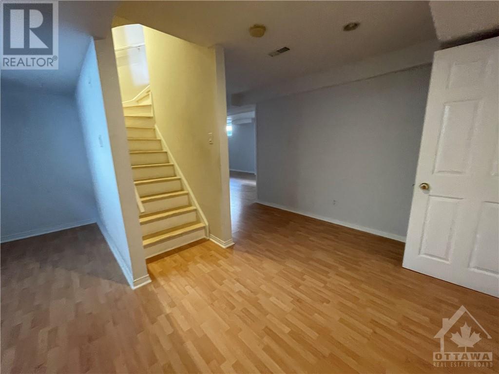 32 Kenins Crescent, Kanata, Ontario  K2K 3E5 - Photo 15 - 1358933