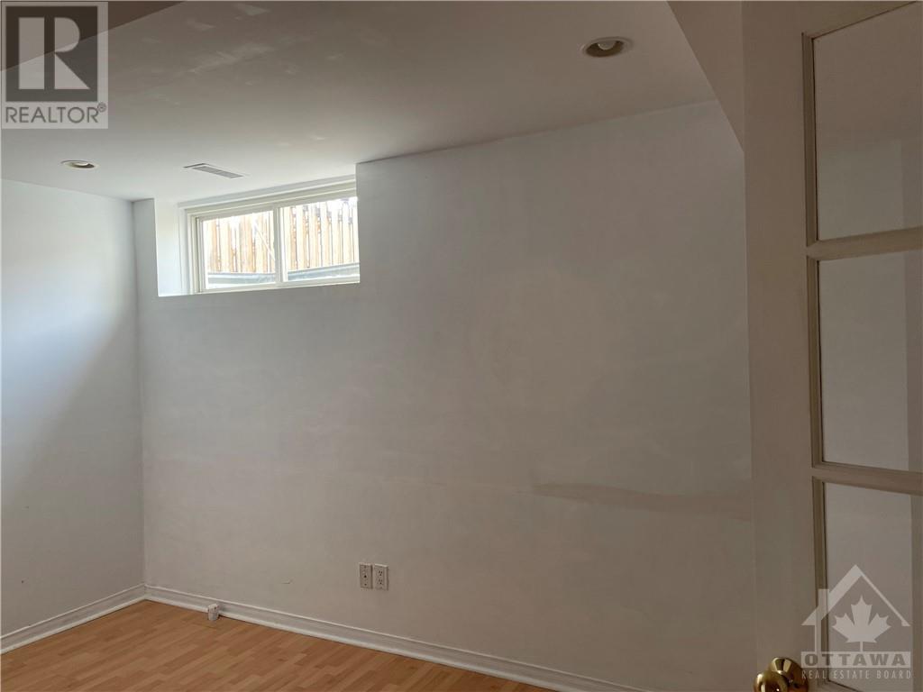 32 Kenins Crescent, Kanata, Ontario  K2K 3E5 - Photo 17 - 1358933