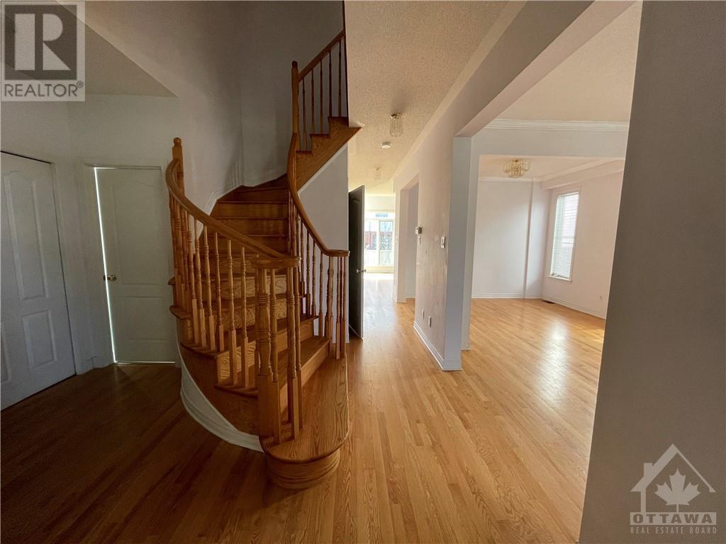 32 Kenins Crescent, Kanata, Ontario  K2K 3E5 - Photo 2 - 1358933