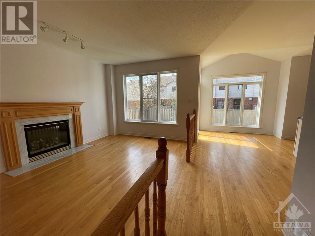 32 Kenins Crescent, Kanata, Ontario  K2K 3E5 - Photo 5 - 1358933