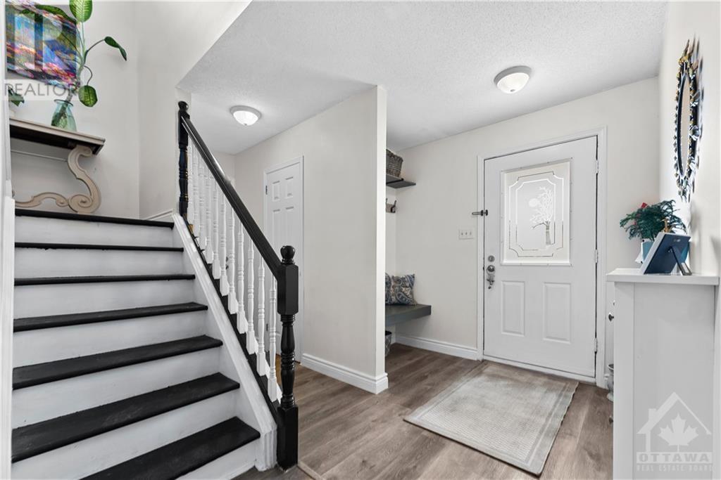 21 Denham Way, Ottawa, Ontario  K2S 1H6 - Photo 3 - 1359231