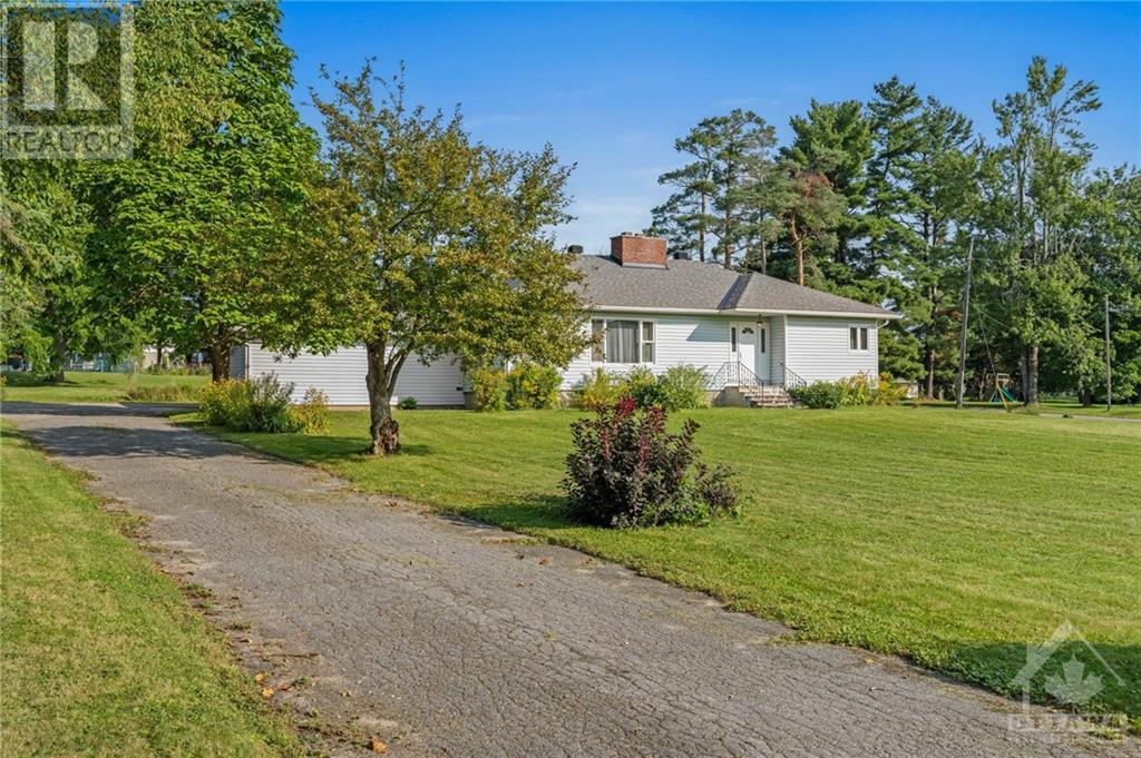 237 Dufferin Road, Perth, Ontario  K7H 3B8 - Photo 2 - 1358581