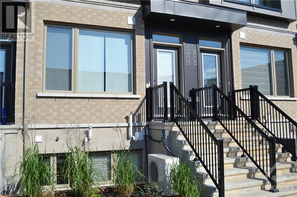 575 Ozawa Private, Ottawa, Ontario  K1K 4Z9 - Photo 2 - 1359081