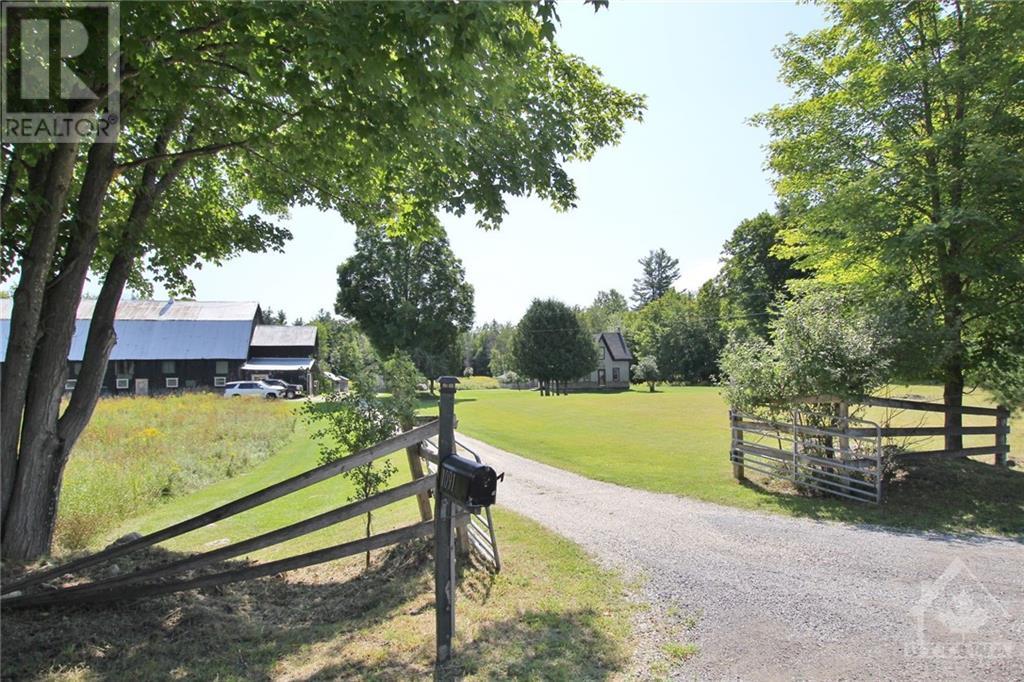 1091 Bellamy Mills Road, Clayton, Ontario  K0A 1A0 - Photo 2 - 1359111