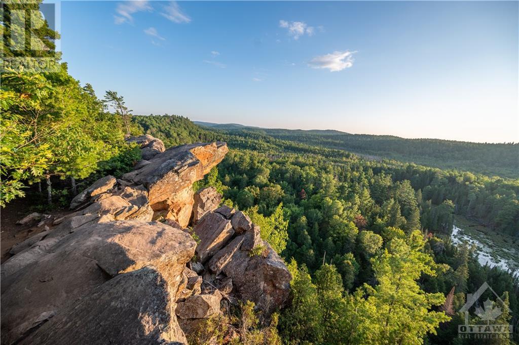 26 CRESTVIEW DRIVE, calabogie, Ontario