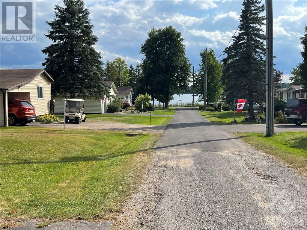 20 Woodside Lane Lane, White Lake, Ontario  K0A 3L0 - Photo 4 - 1359652
