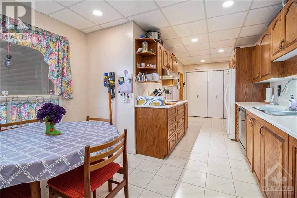 355 Madison Avenue, Ottawa, Ontario  K2A 0B6 - Photo 11 - 1358990