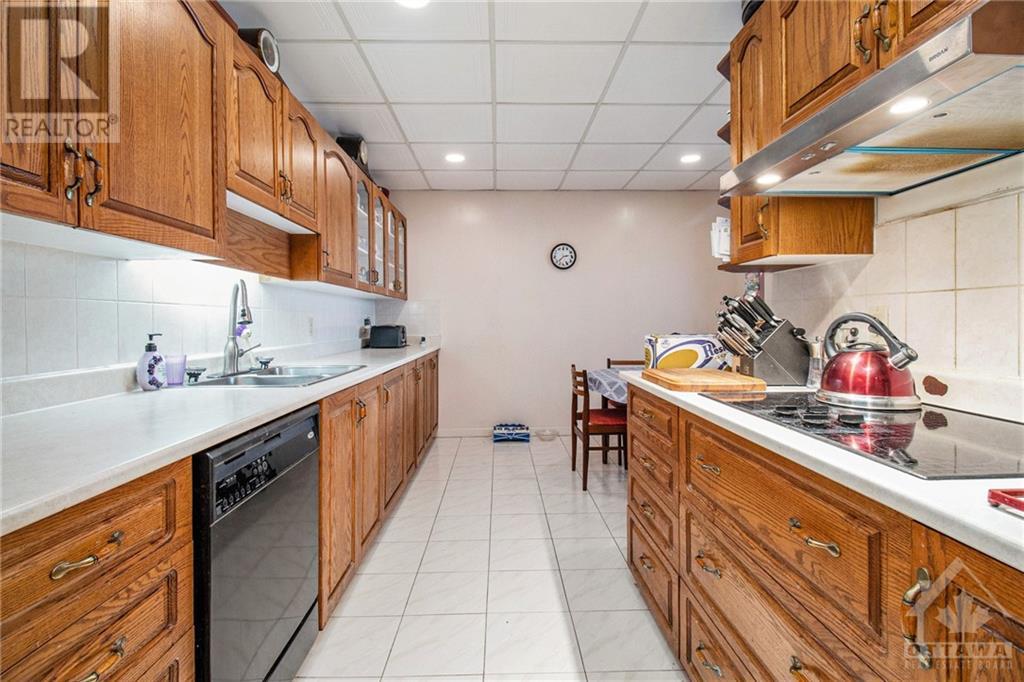 355 Madison Avenue, Ottawa, Ontario  K2A 0B6 - Photo 9 - 1358990