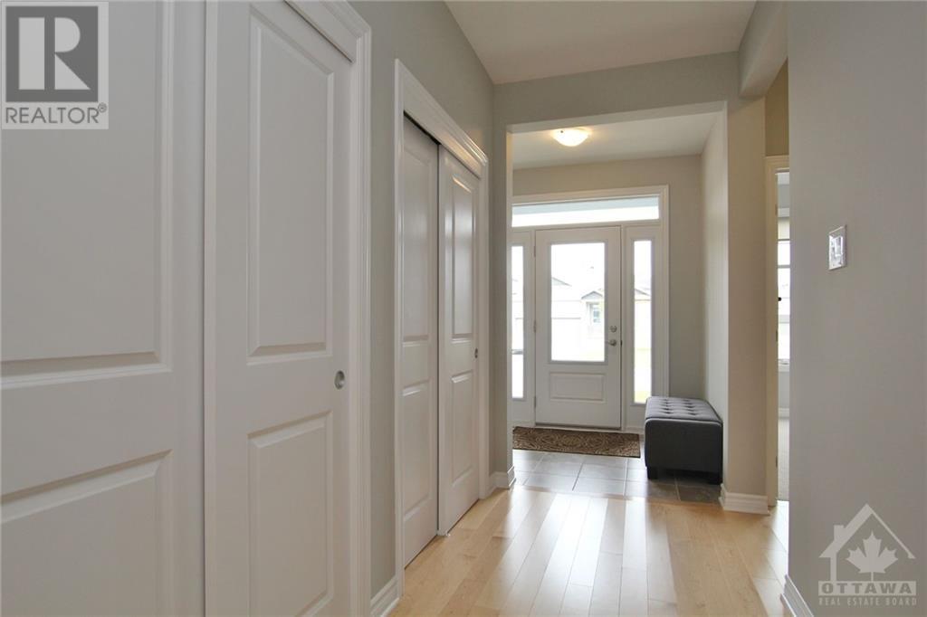 318 Spreadwing Way, Ottawa, Ontario  K1X 0J5 - Photo 3 - 1359055