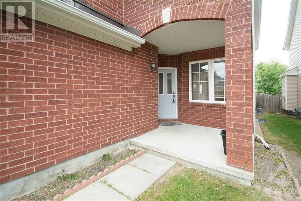 12 Staten Way, Ottawa, Ontario  K2C 4E7 - Photo 2 - 1359728