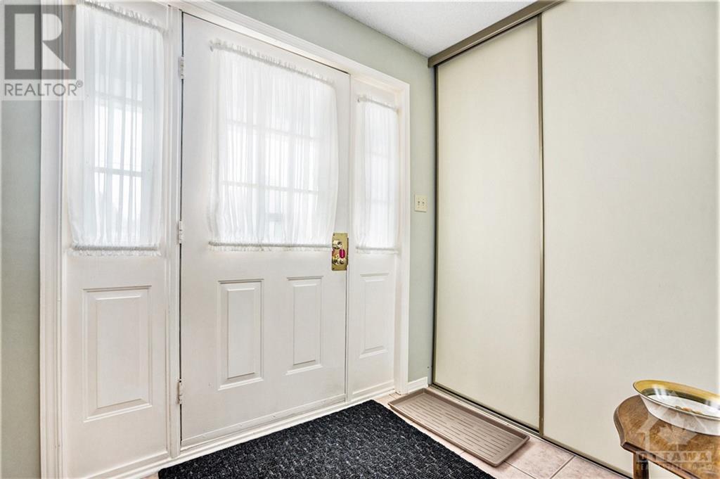 2491 Gravelle Crescent, Ottawa, Ontario  K1B 3A4 - Photo 3 - 1359458