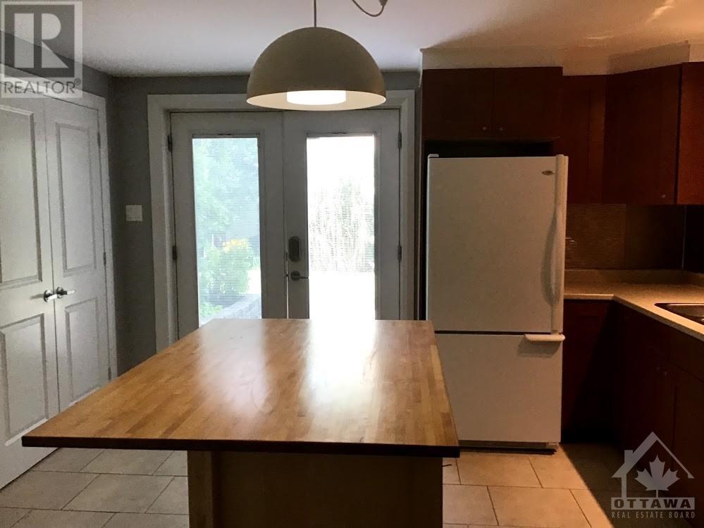 19 Mount Pleasant Avenue Unit#2, Ottawa, Ontario  K1S 0L7 - Photo 3 - 1360326