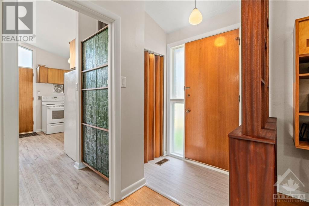 2154 Monteith Street, Ottawa, Ontario  K1G 2V3 - Photo 2 - 1358674