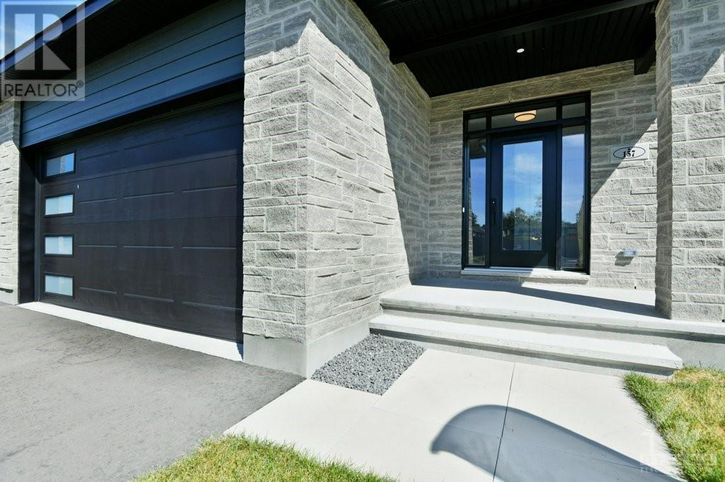 157 Mac Beattie Drive, Arnprior, Ontario  K7S 0J5 - Photo 2 - 1360559